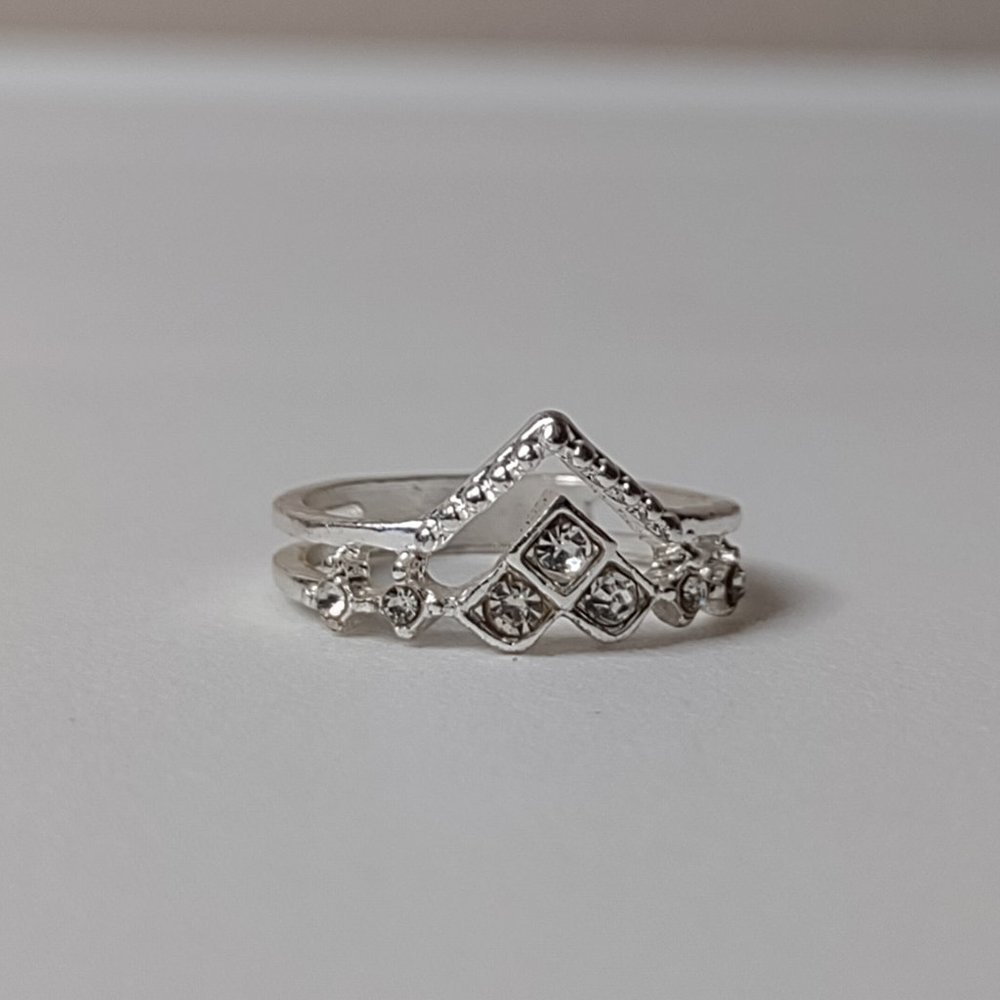 Tiny Cute Silver Tone Ring Size 3.25